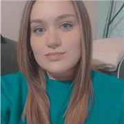 Profesora de magisterio, llevo dos años dando clases particulares de primaria. Imparto todas las asignaturas (matemática, legua, inglés, naturales, sociales, etc). Me desplazo a domicilio. Me implico mucho con mis alumnos/as e intento que las clases sean